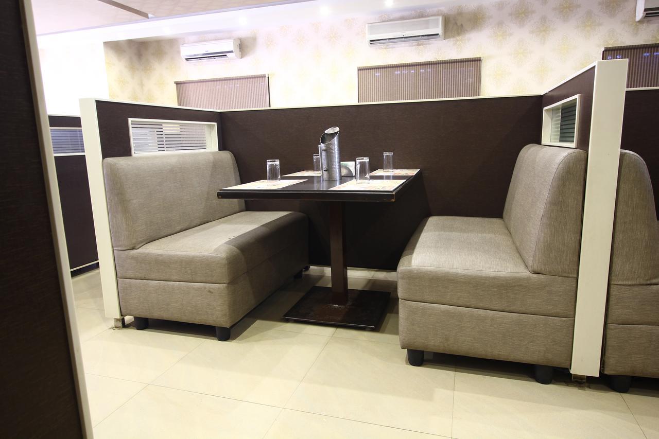 Vels Hotel Pondichéry Extérieur photo